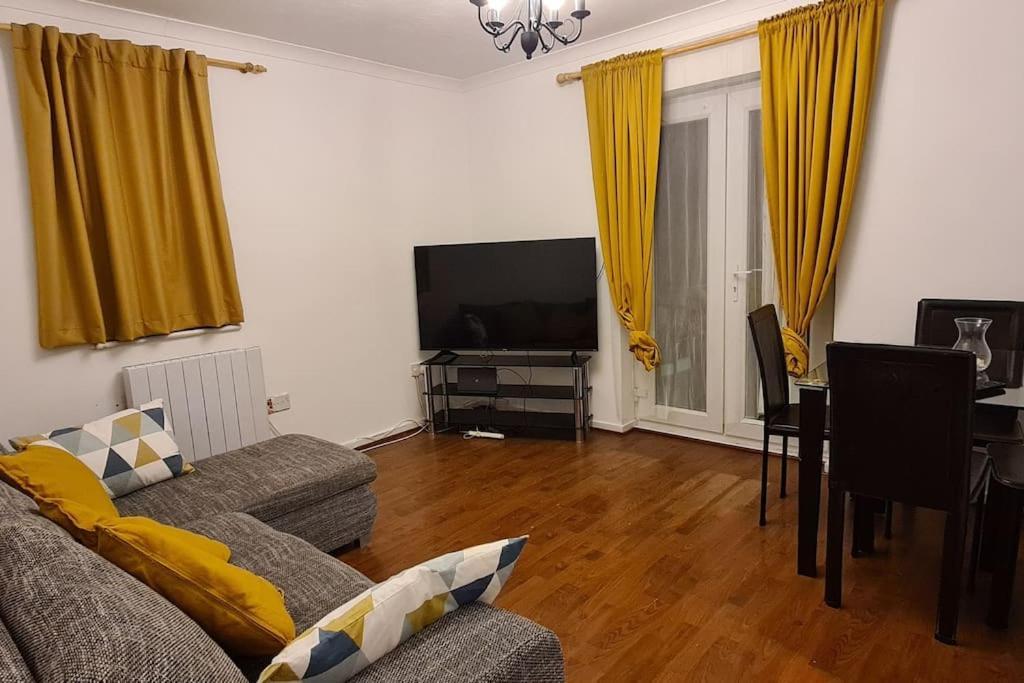 Private 2 Bed Flat Close To Excel & City Airport London Eksteriør billede