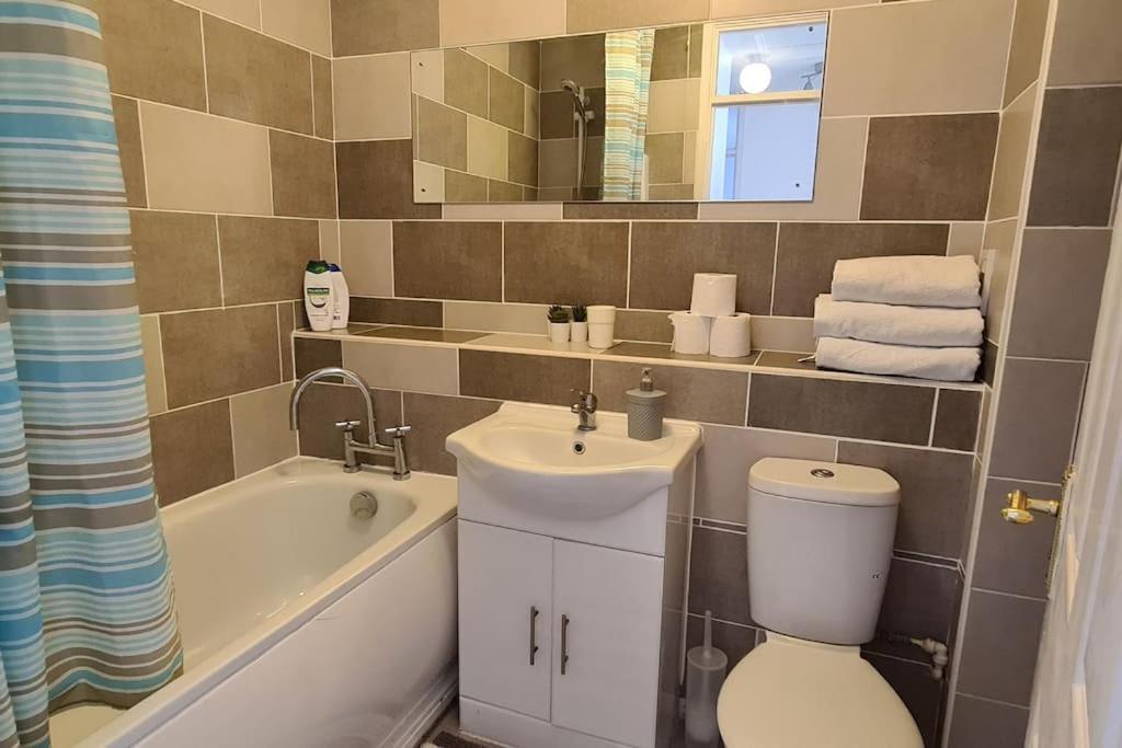 Private 2 Bed Flat Close To Excel & City Airport London Eksteriør billede